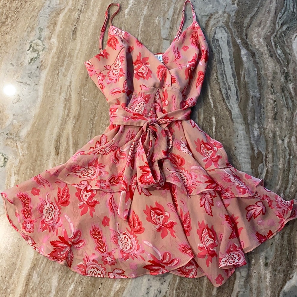 Selfie Leslie Floral tie dress